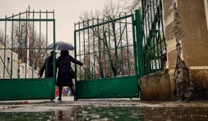 Cod galben de ploi și vânt în cinci județe, conform ANM, până marți la ora 12